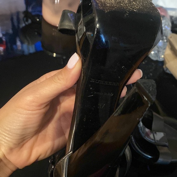 Burberry Black and Gray Heels - Picture 7 of 11